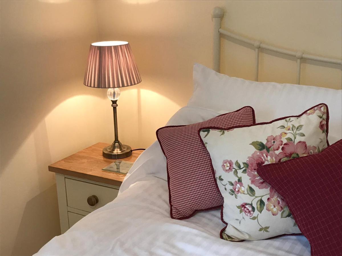 Crowthorne, Bookham Court Villa Дорчестър Екстериор снимка